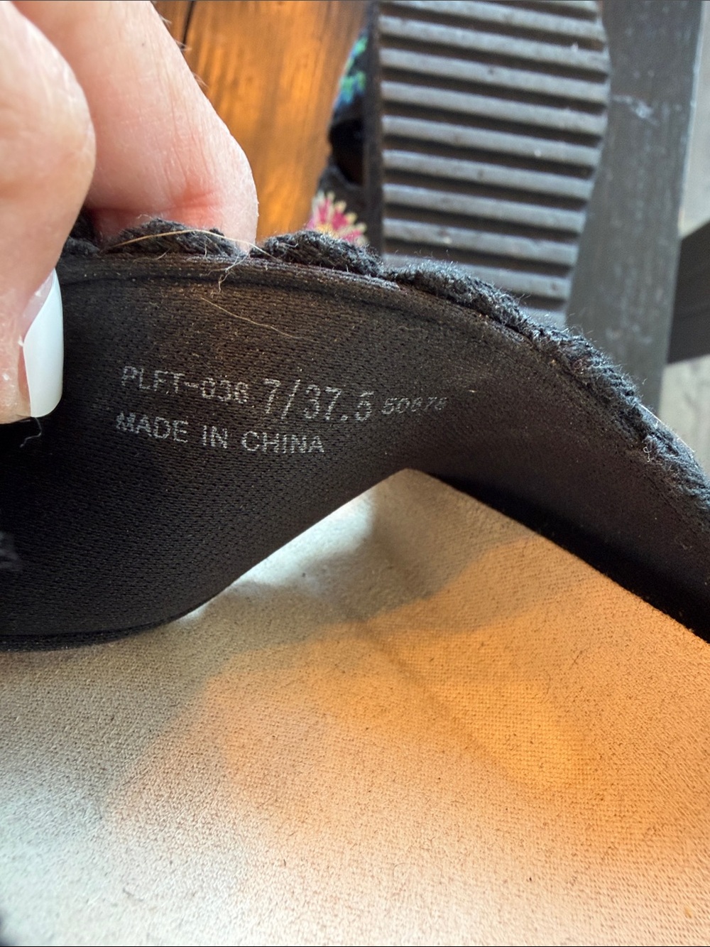Quilted platform slip on sandals size 7 - Picture 6 of 6